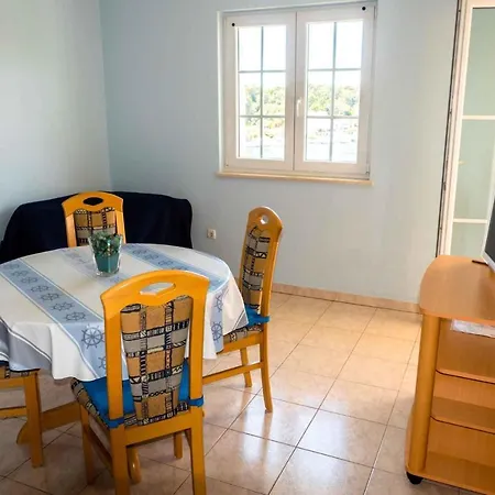 10 Apartment