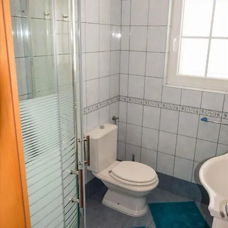10 Apartment *