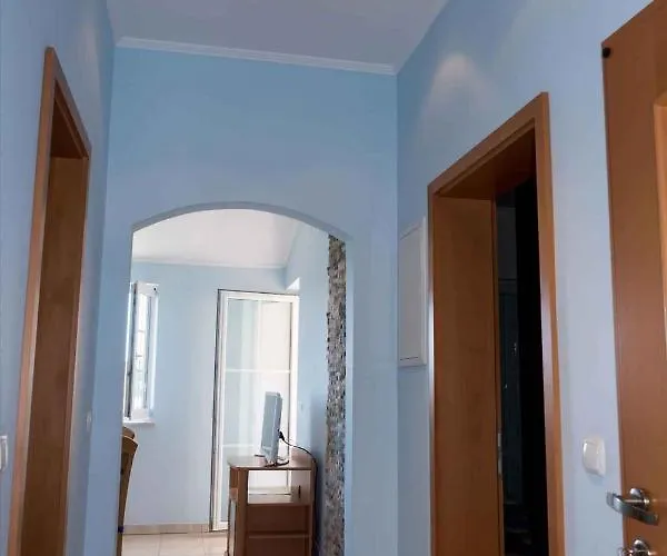 Apartment 10