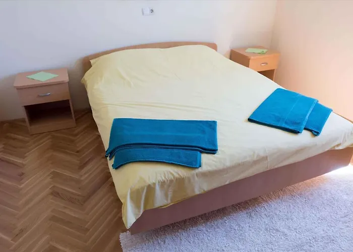 Apartment 10